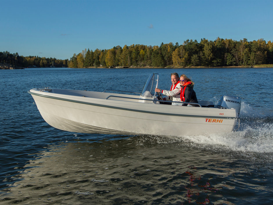 Моторная лодка Terhi 445 C Моторная лодка Terhi 445 C